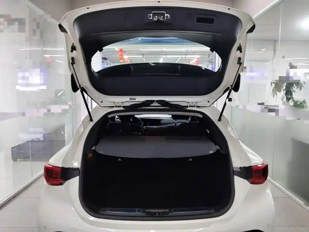 Infiniti QX30 2017 1.6T 2WD Sport Edition — миниатюра 19