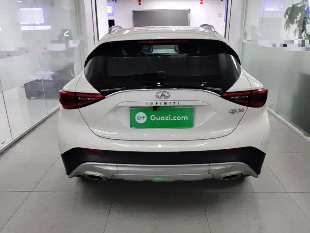 Infiniti QX30 2017 1.6T 2WD Sport Edition — миниатюра 6