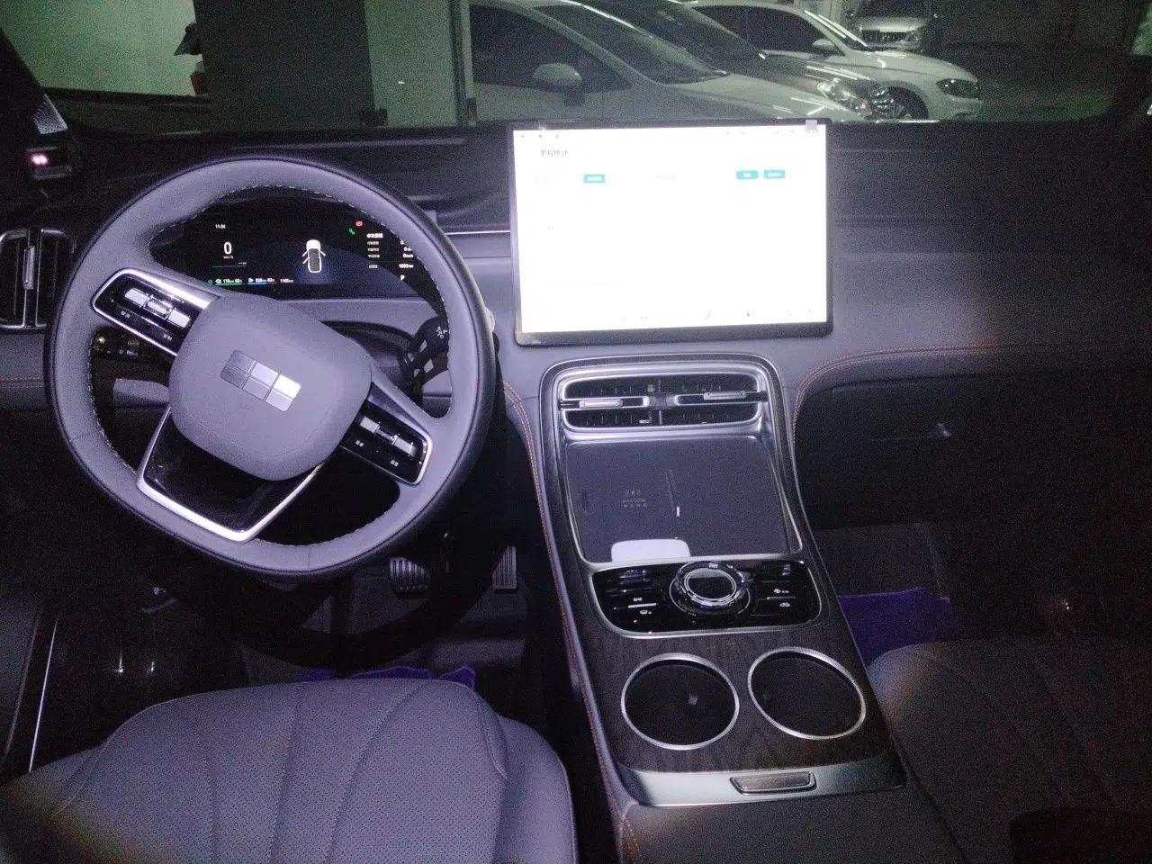Geely Galaxy M7 2026 Model Yuanyoujia 225km Exploration+ Edition — миниатюра 9