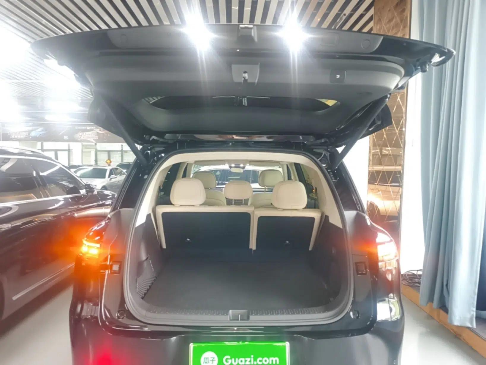 IM Zhiji LS8 2026 Model 52 Max+ Tech Flagship Five-Seat — миниатюра 27