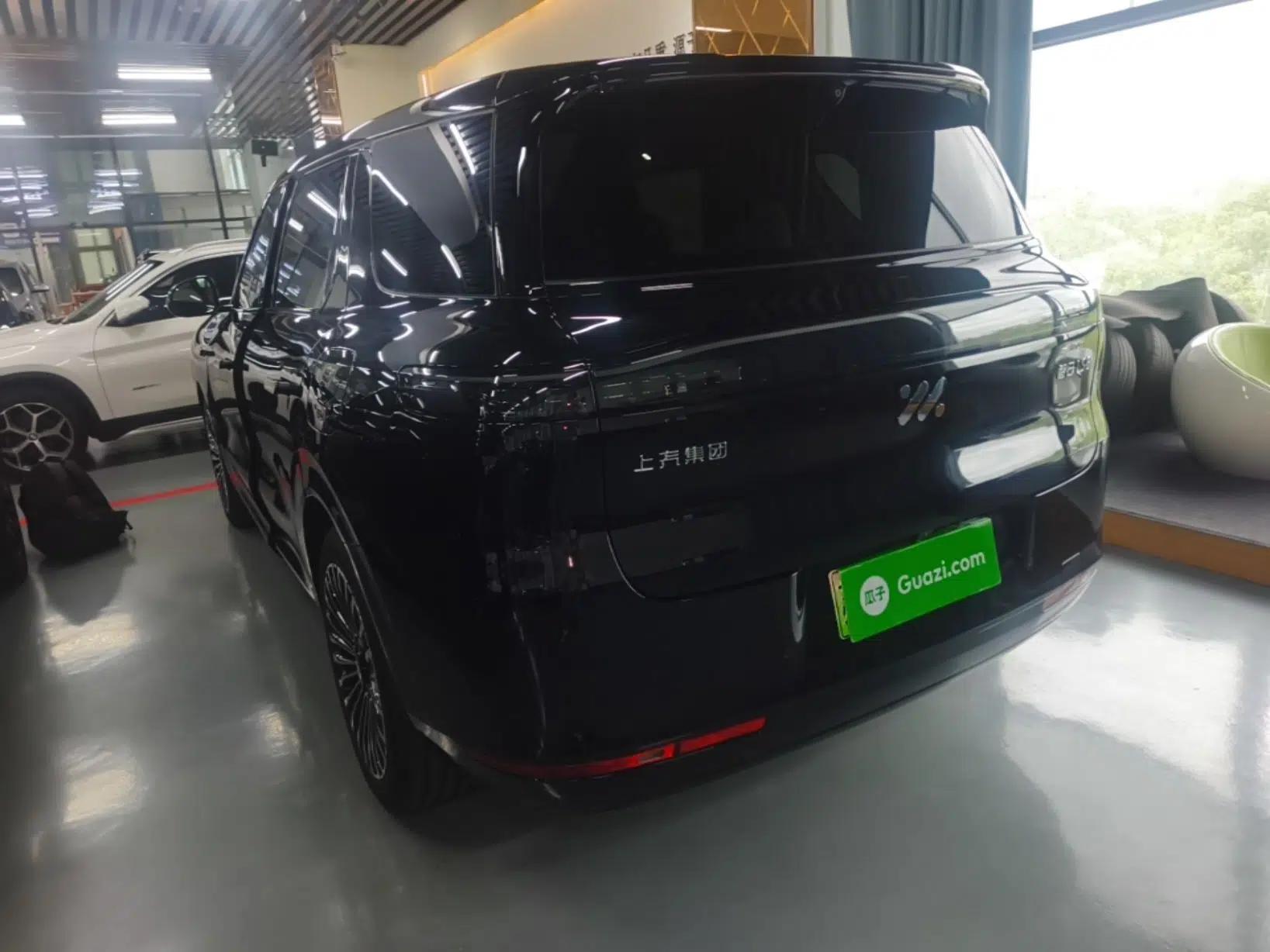 IM Zhiji LS8 2026 Model 52 Max+ Tech Flagship Five-Seat — миниатюра 4