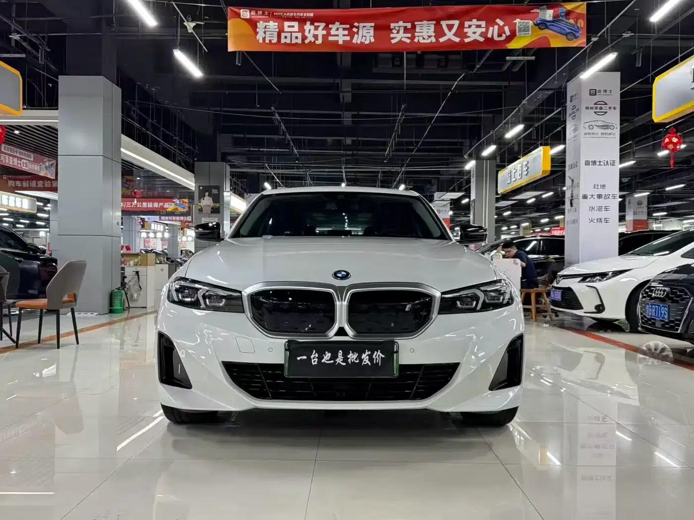 BMW i3 2024 eDrive 40 L Shadow Edition — миниатюра 2