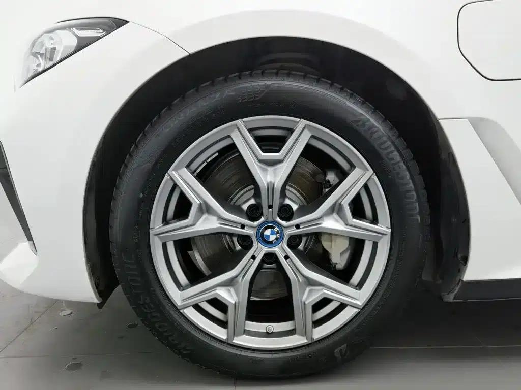 BMW i3 2024 eDrive 35L — миниатюра 17