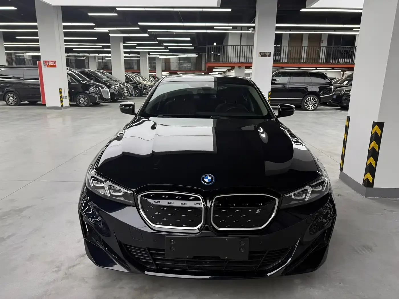 BMW i3 2023 eDrive 40 L Shadow Sport Package — миниатюра 2
