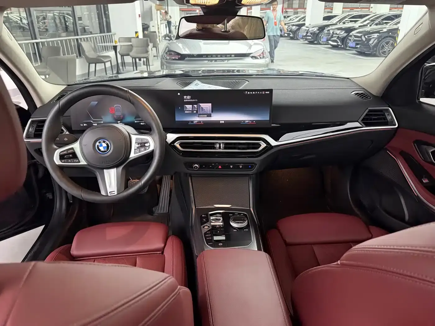 BMW i3 2023 eDrive 40 L Shadow Sport Package — миниатюра 5