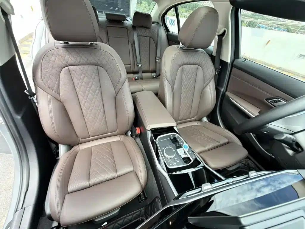 BMW i3 2024 eDrive 35L — миниатюра 7
