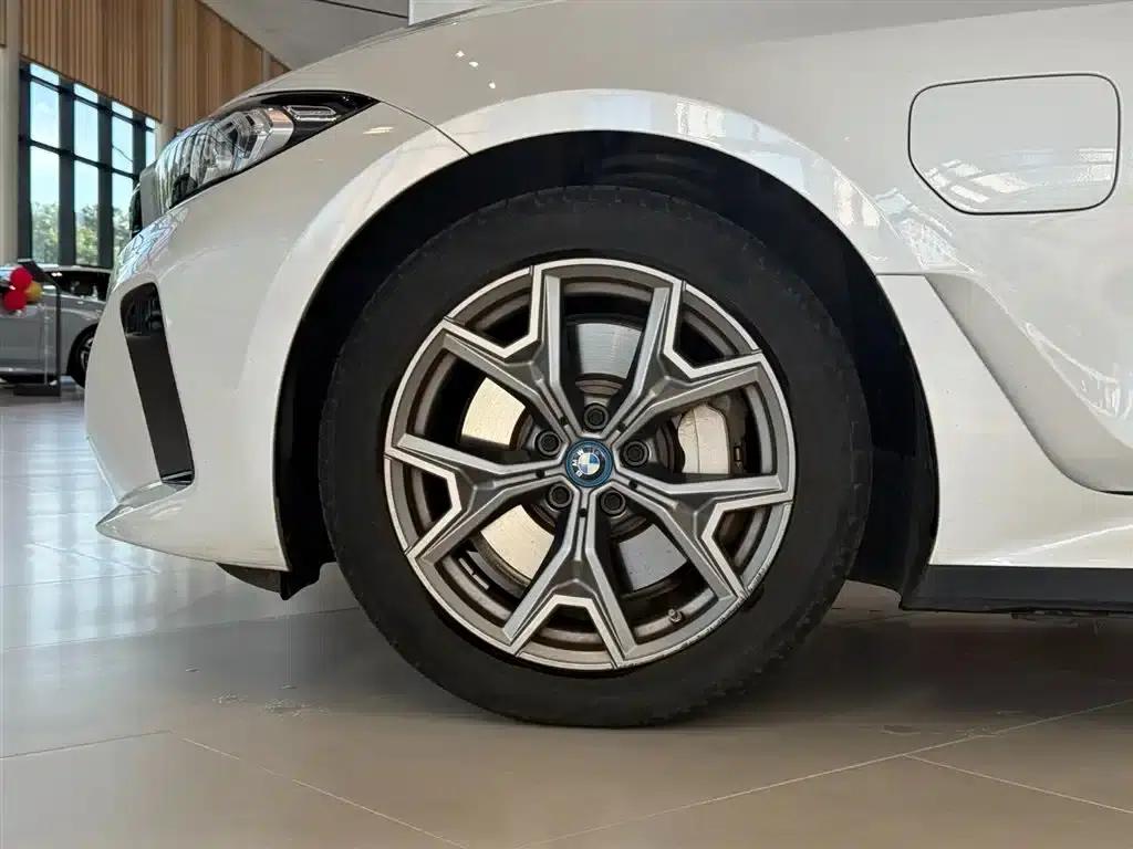 BMW i3 2024 eDrive 35L — миниатюра 16