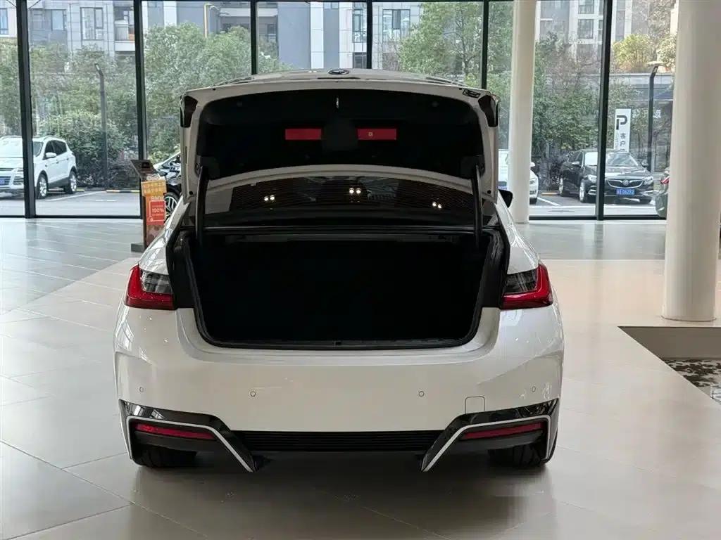 BMW i3 2024 eDrive 35L — миниатюра 5