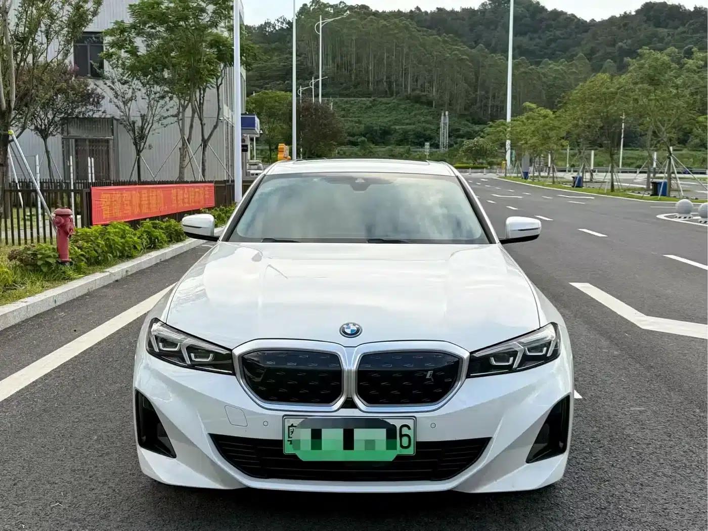 BMW i3 2024 eDrive 35L — миниатюра 2