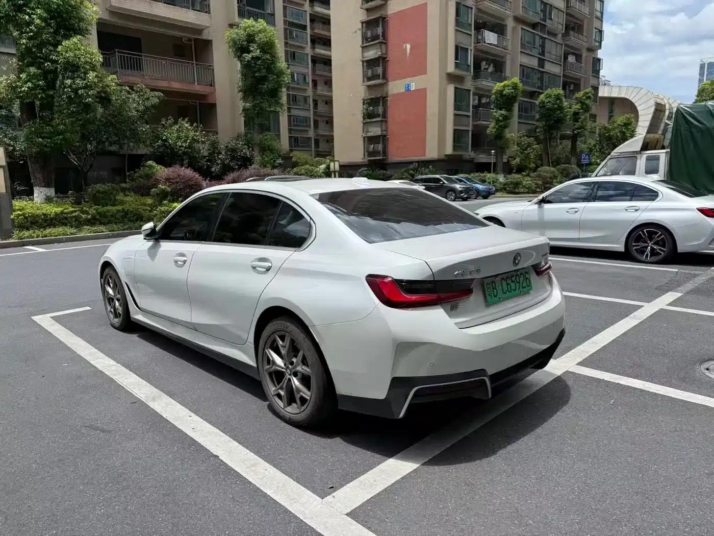 BMW i3 2024 eDrive 35L — миниатюра 10