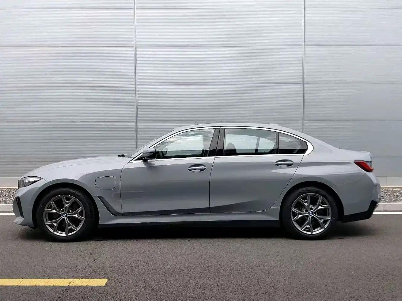 BMW i3 2025 eDrive 35 L — миниатюра 3
