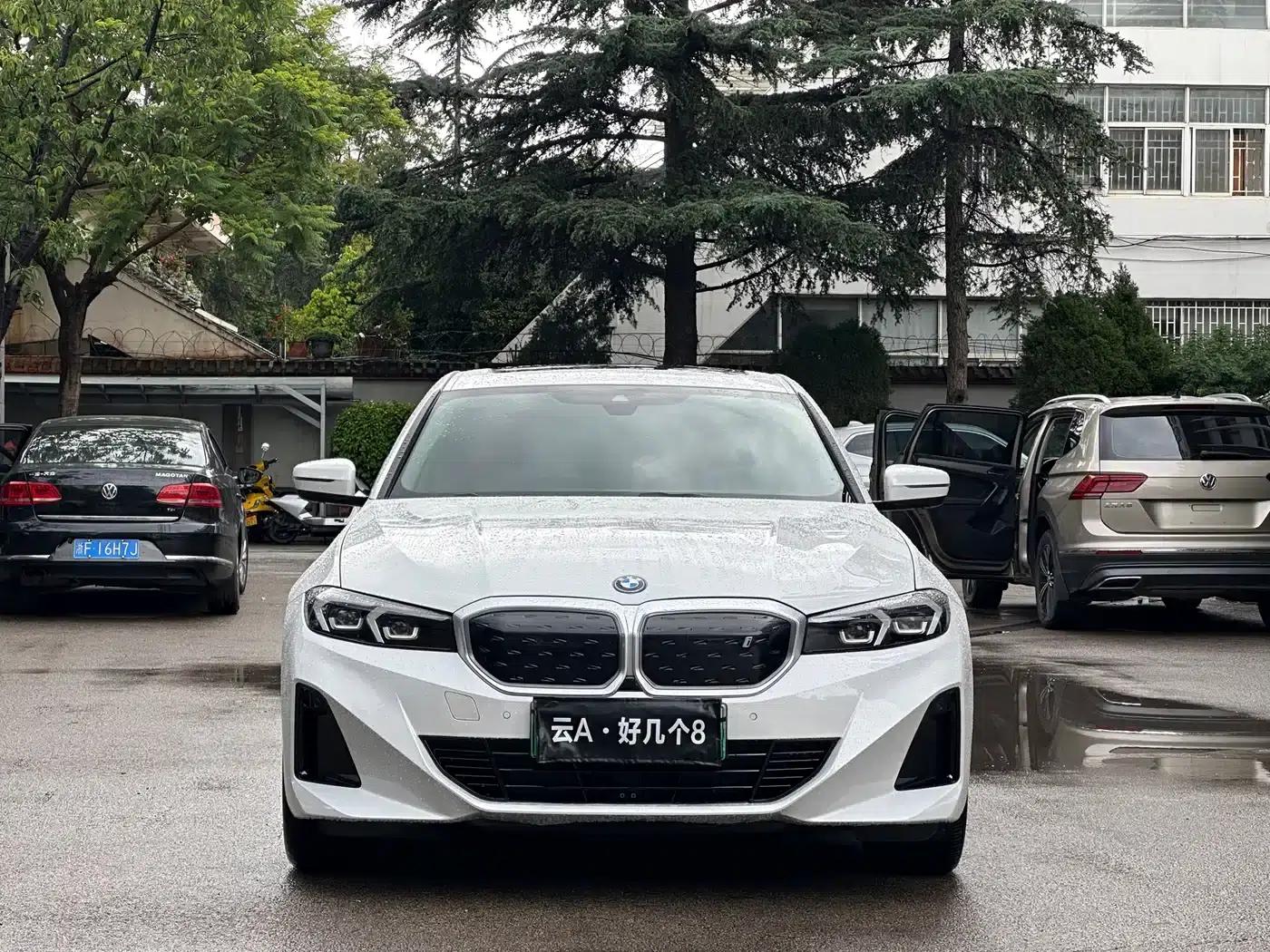 BMW i3 2024 eDrive 35L — миниатюра 2