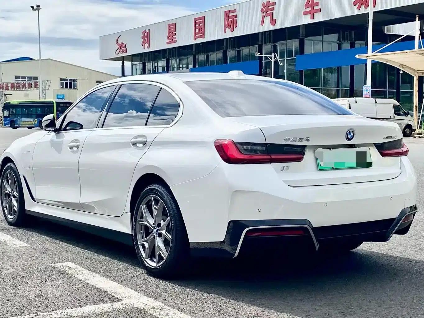 BMW i3 2022 eDrive 35L — миниатюра 4