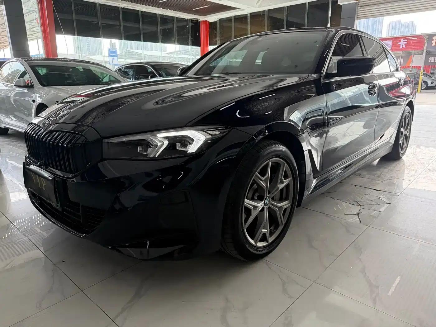BMW i3 2025 eDrive 35 L — миниатюра 1
