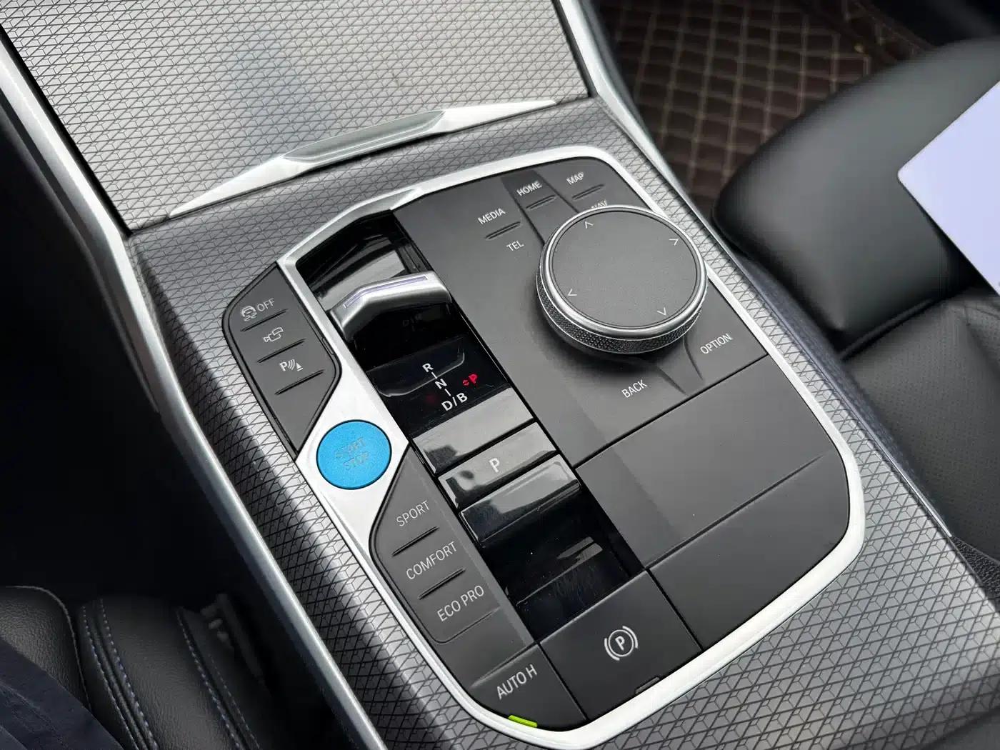 BMW i3 2023 eDrive 40 L Shadow Sport Package — миниатюра 21
