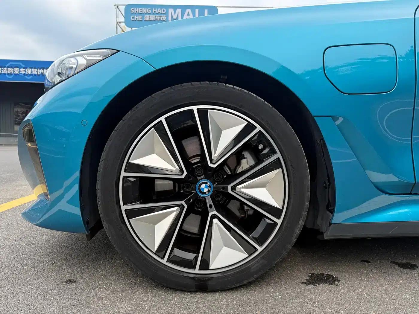 BMW i3 2023 eDrive 40 L Shadow Sport Package — миниатюра 4