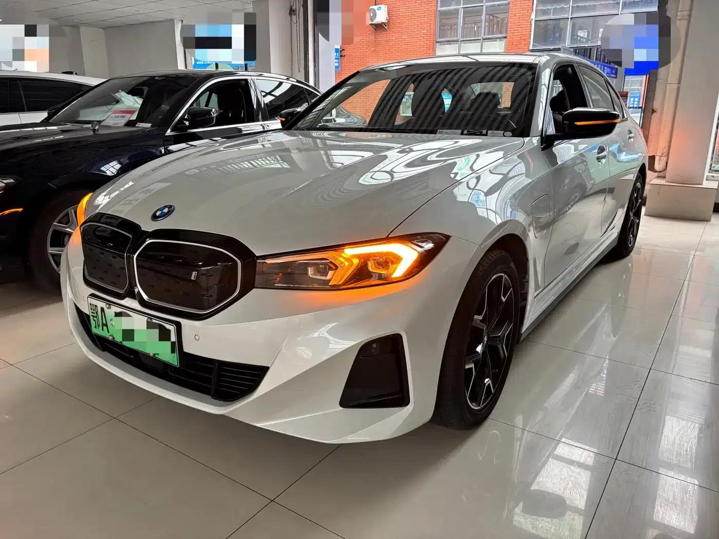 BMW i3 2023 eDrive 40 L Shadow Edition — миниатюра 1