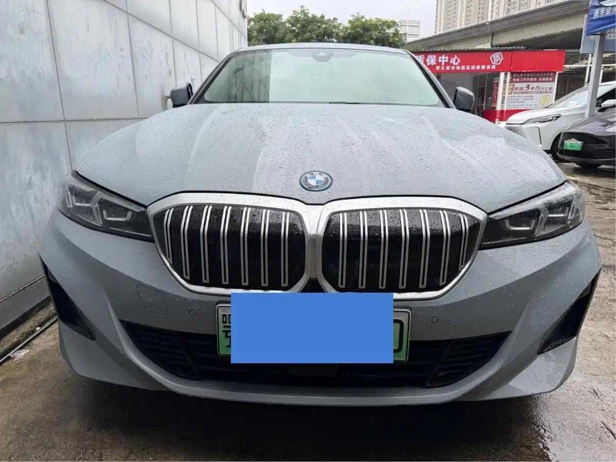 BMW i3 2025 eDrive 35 L — миниатюра 1