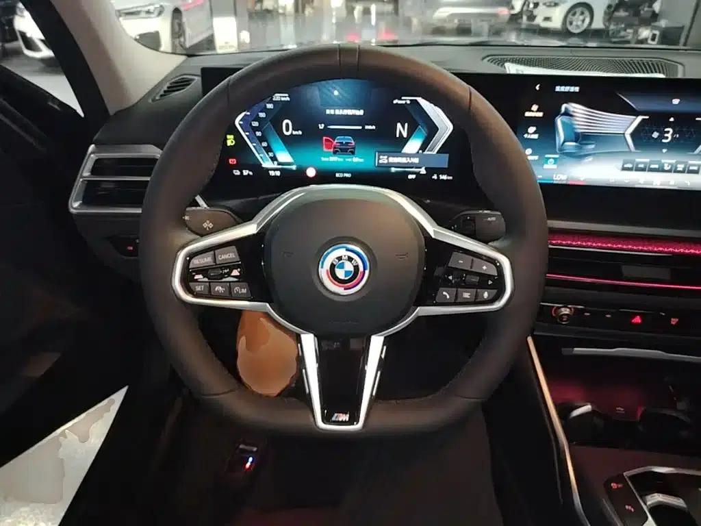 BMW i3 2025 eDrive 35 L — миниатюра 11