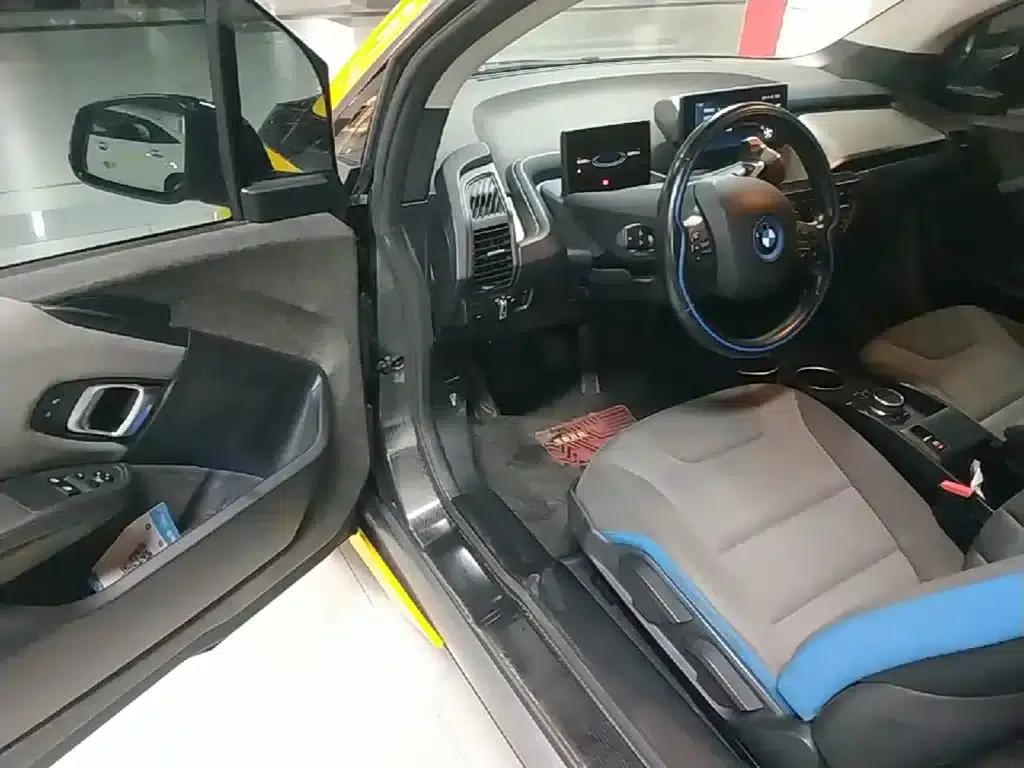 2019 BMW i3 Imported Model, Fast Charging Version — миниатюра 16