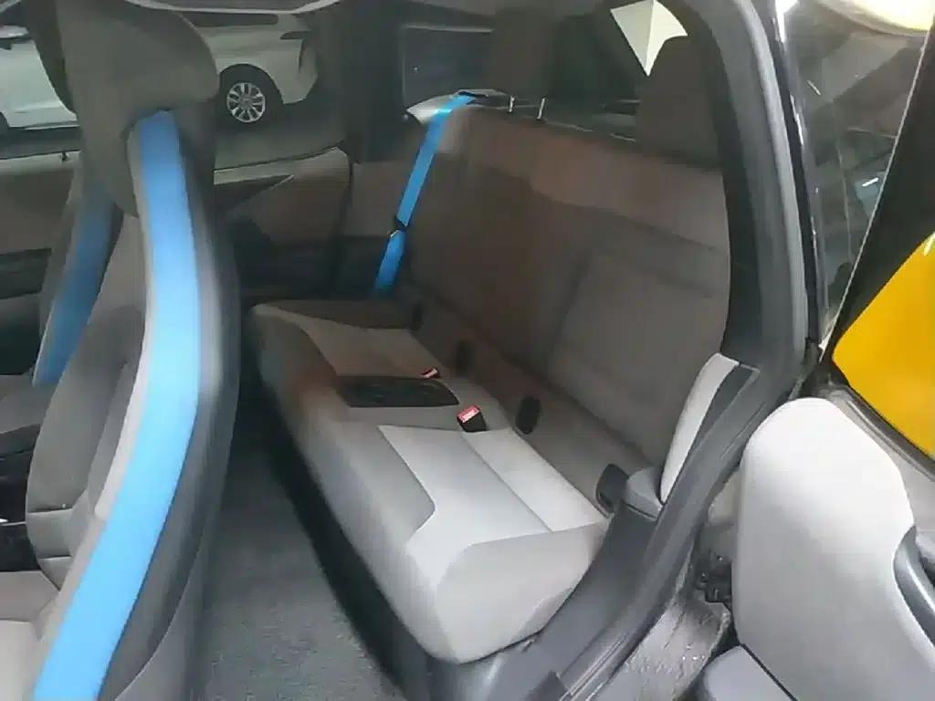 2019 BMW i3 Imported Model, Fast Charging Version — миниатюра 17