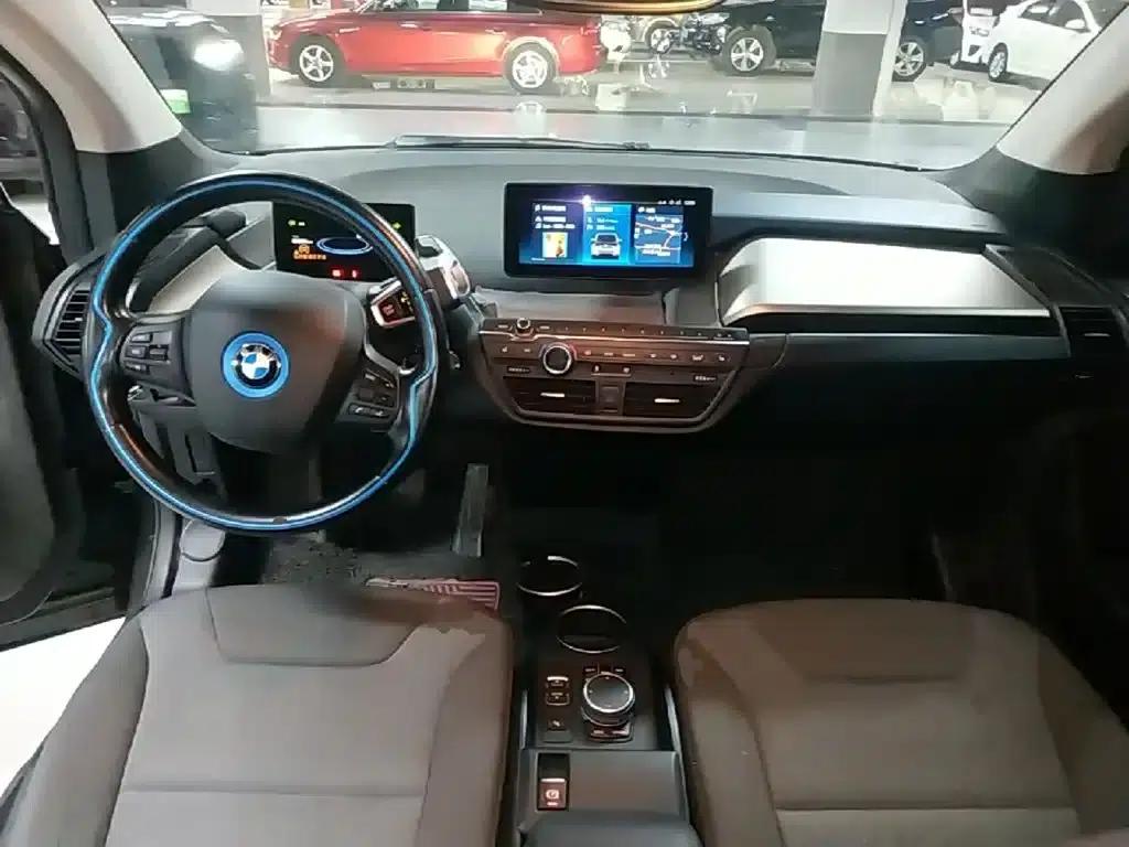 2019 BMW i3 Imported Model, Fast Charging Version — миниатюра 10