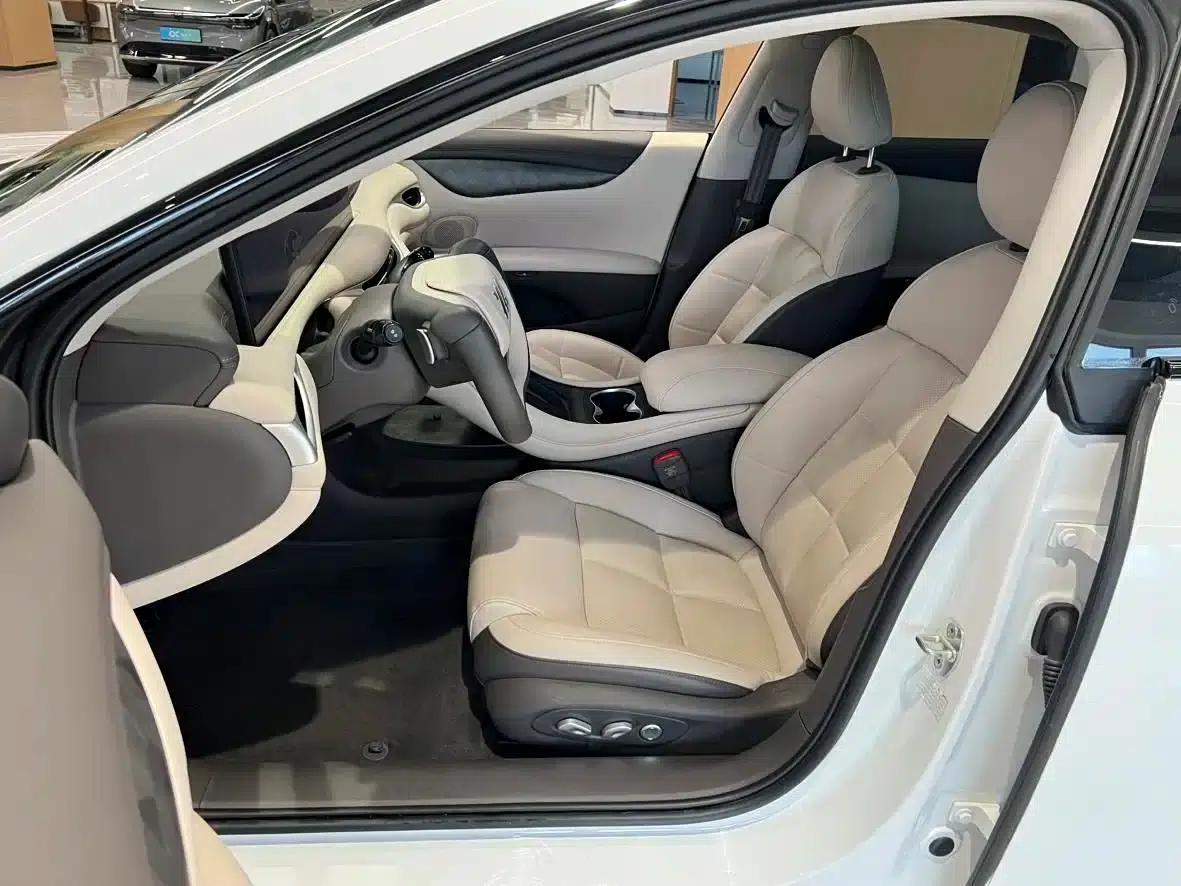 Zhiji L6 2024 Max Standard Edition — миниатюра 9