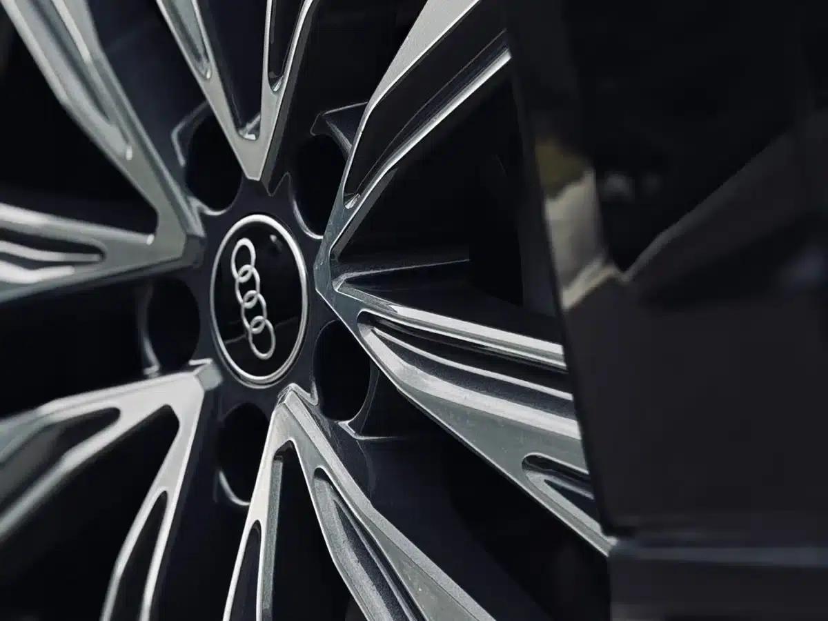 Audi A6L 2025 Facelift 45 TFSI quattro Premium Dynamic Edition — миниатюра 18