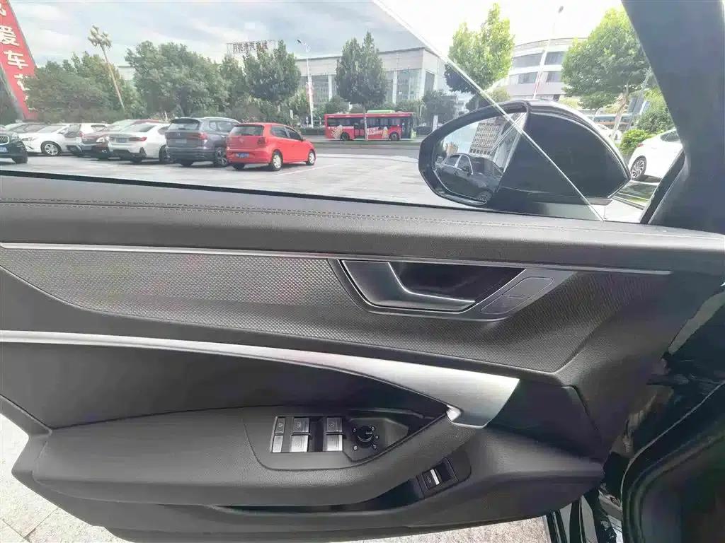 Audi A6L 2024 45 TFSI Premium Dynamic Edition — миниатюра 11