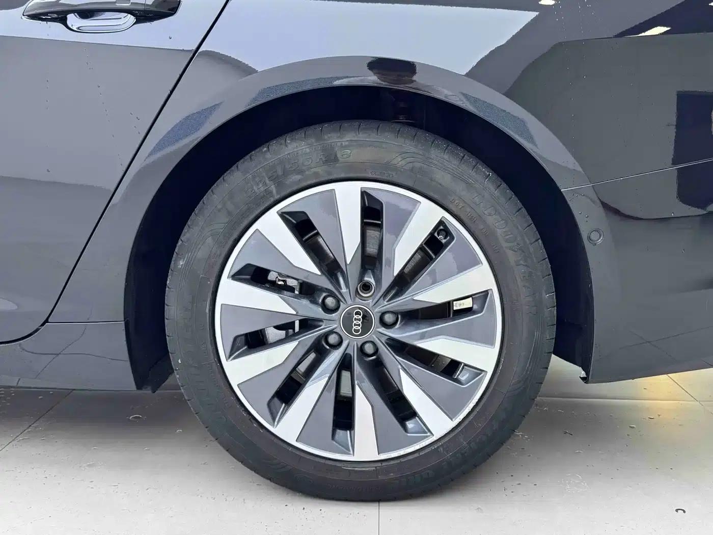 Audi A6L 2024 45 TFSI Premium Elegance — миниатюра 18