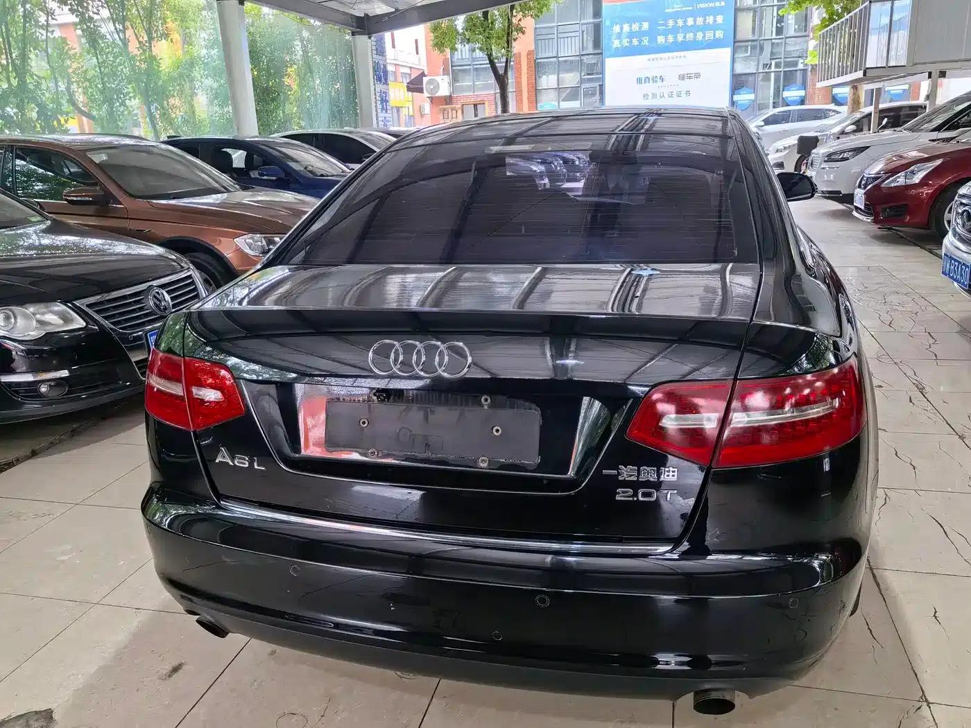 Audi A6L 2010 2.0 TFSI Automatic Standard Edition — миниатюра 11