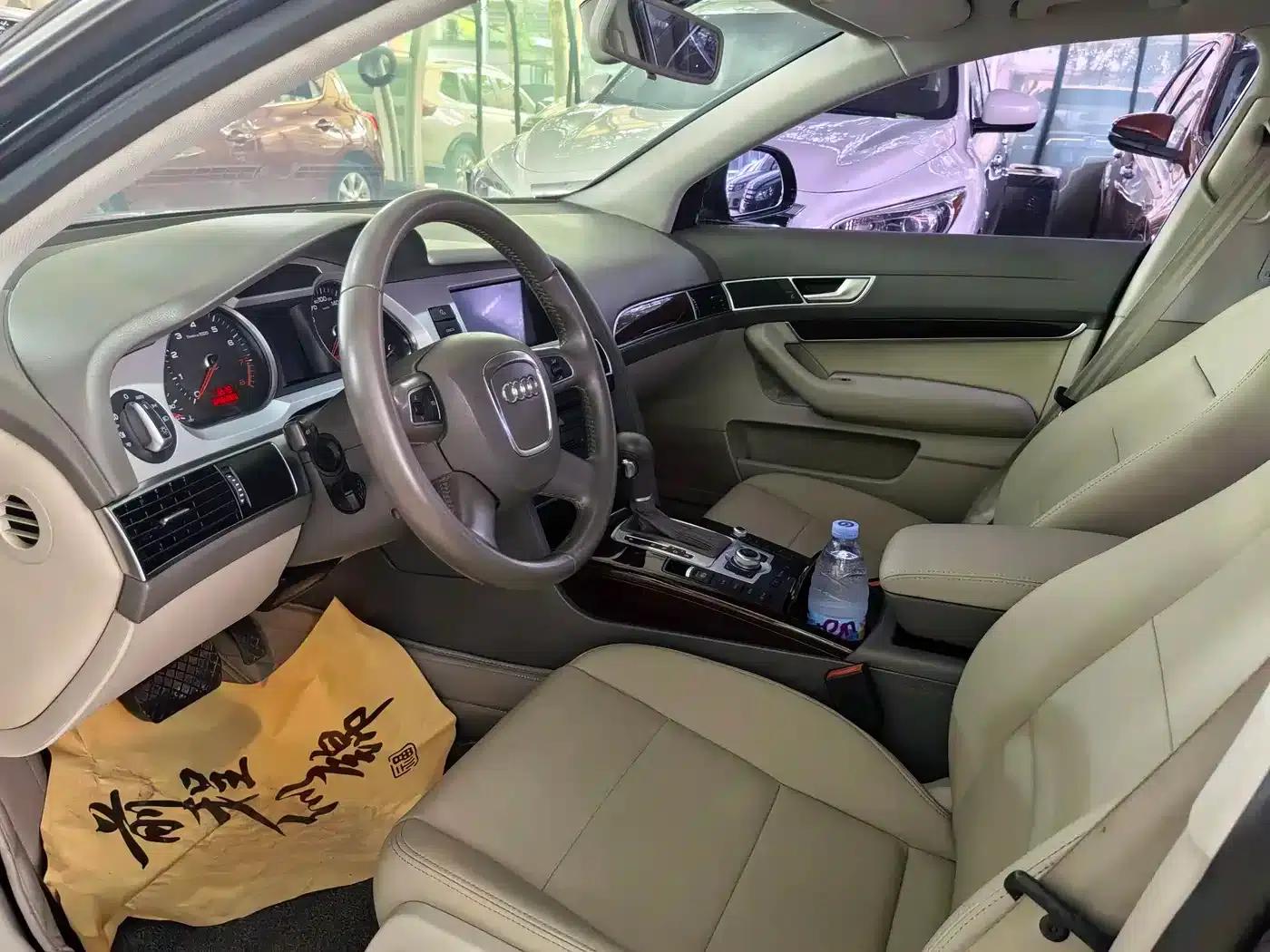Audi A6L 2010 2.0 TFSI Automatic Standard Edition — миниатюра 4