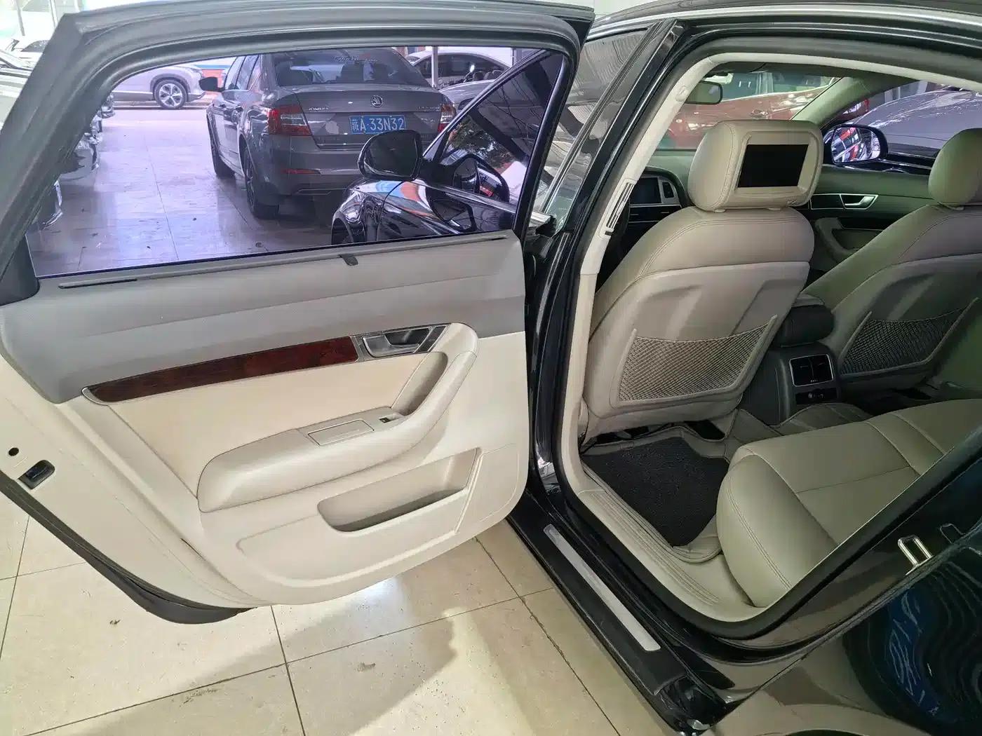 Audi A6L 2010 2.0 TFSI Automatic Standard Edition — миниатюра 8