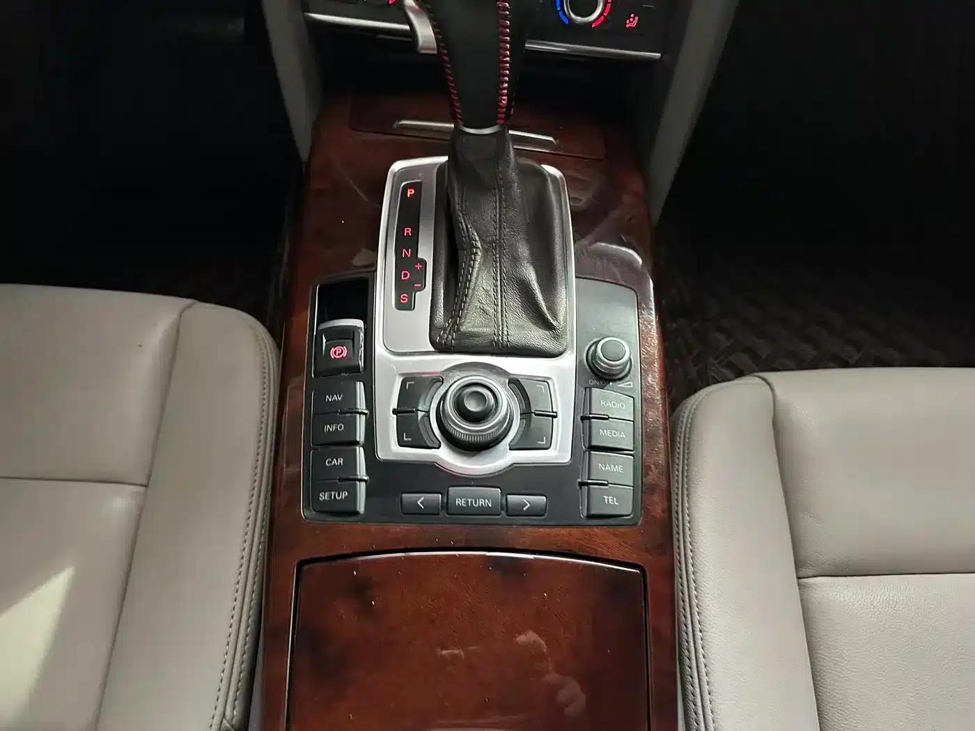 Audi A6L 2011 2.4L Comfort — миниатюра 9