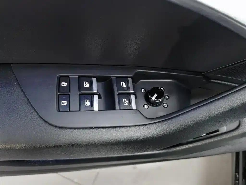 Audi A6L PHEV 2020 55 TFSI e quattro — миниатюра 9