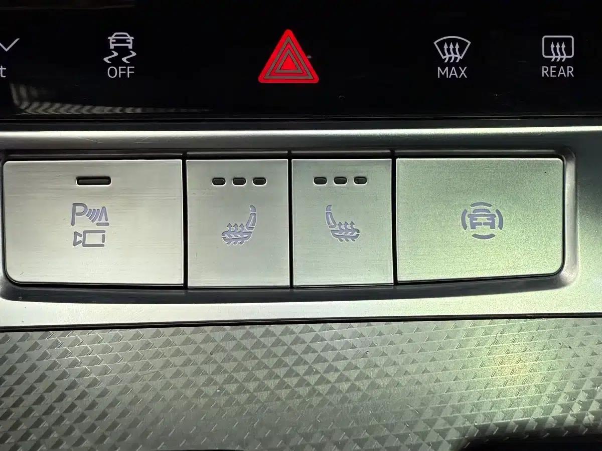 Audi A6L PHEV 2022 55 TFSI e quattro — миниатюра 8