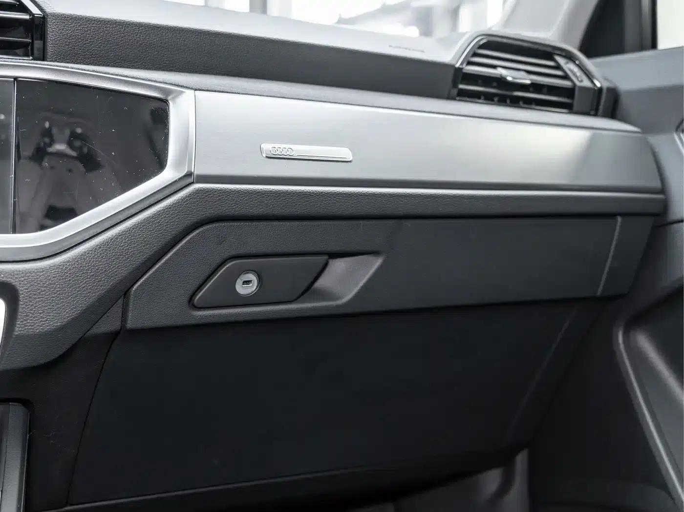 Audi Q3 2023 35 TFSI Fashion Dynamic (1.4T) — миниатюра 19