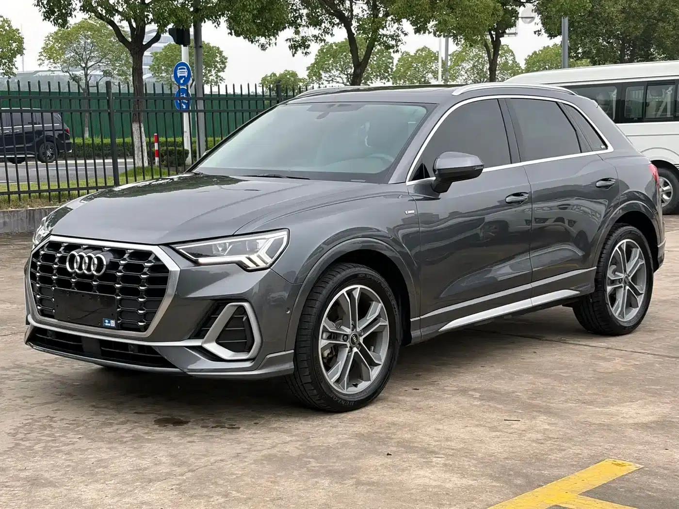 Audi Q3 2022 35 TFSI Fashion Dynamic Edition — миниатюра 2