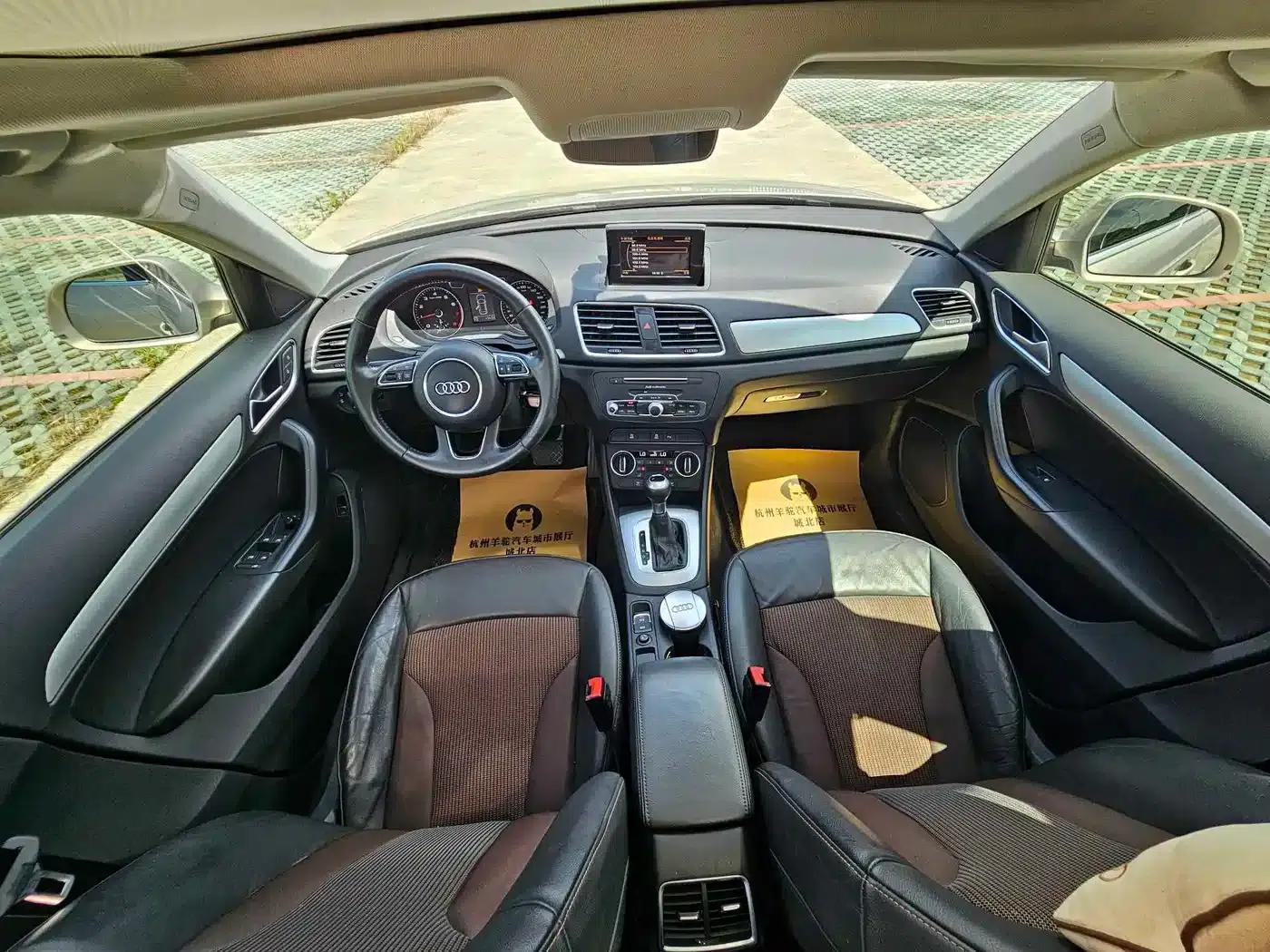 Audi Q3 2018 30th Anniversary Edition 30 TFSI Fashion Model — миниатюра 11