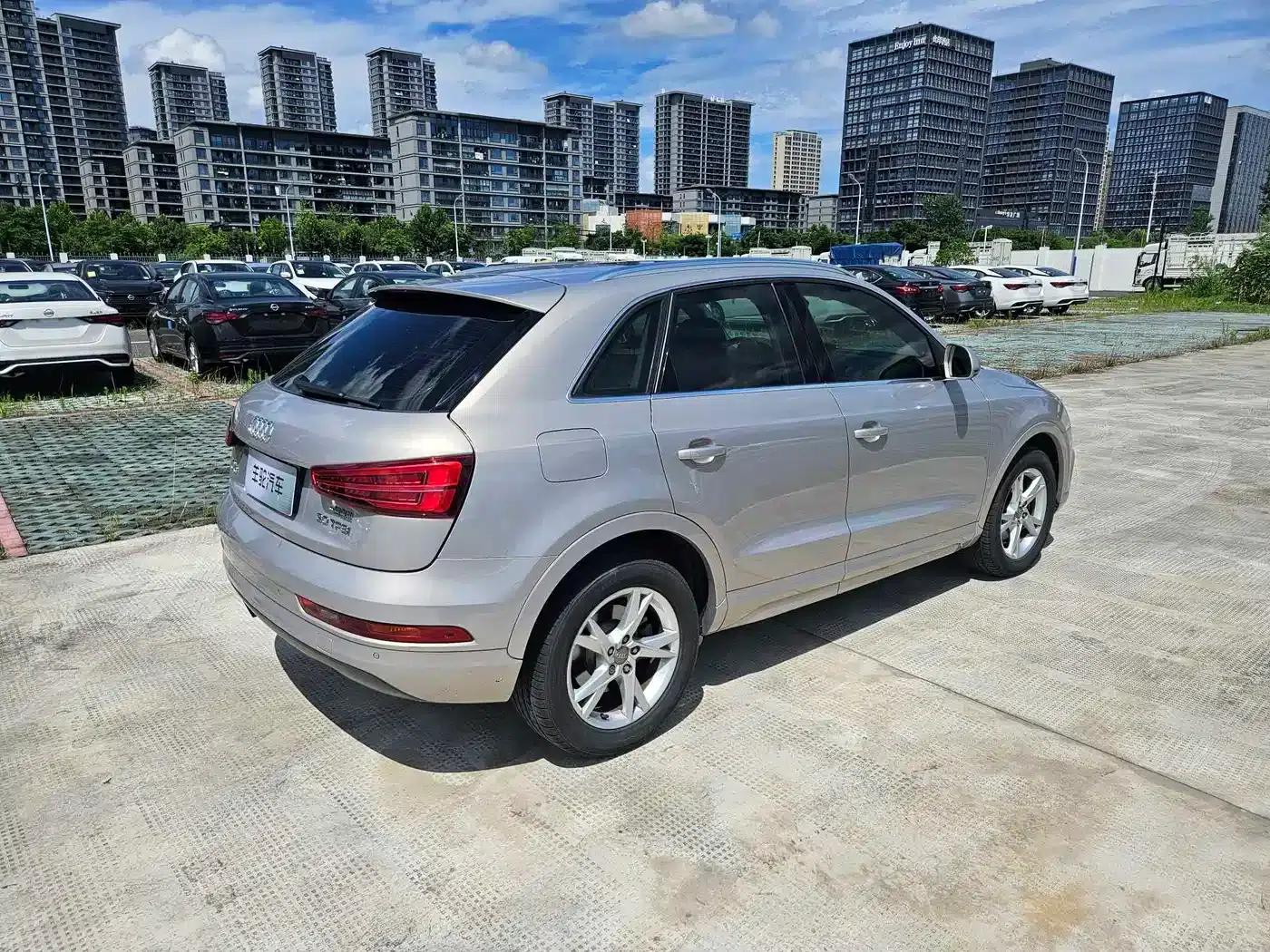 Audi Q3 2018 30th Anniversary Edition 30 TFSI Fashion Model — миниатюра 3