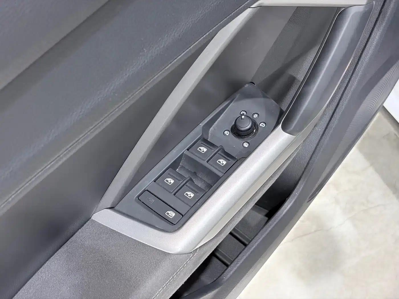 Audi Q3 2022 35 TFSI Fashion Dynamic Edition — миниатюра 9