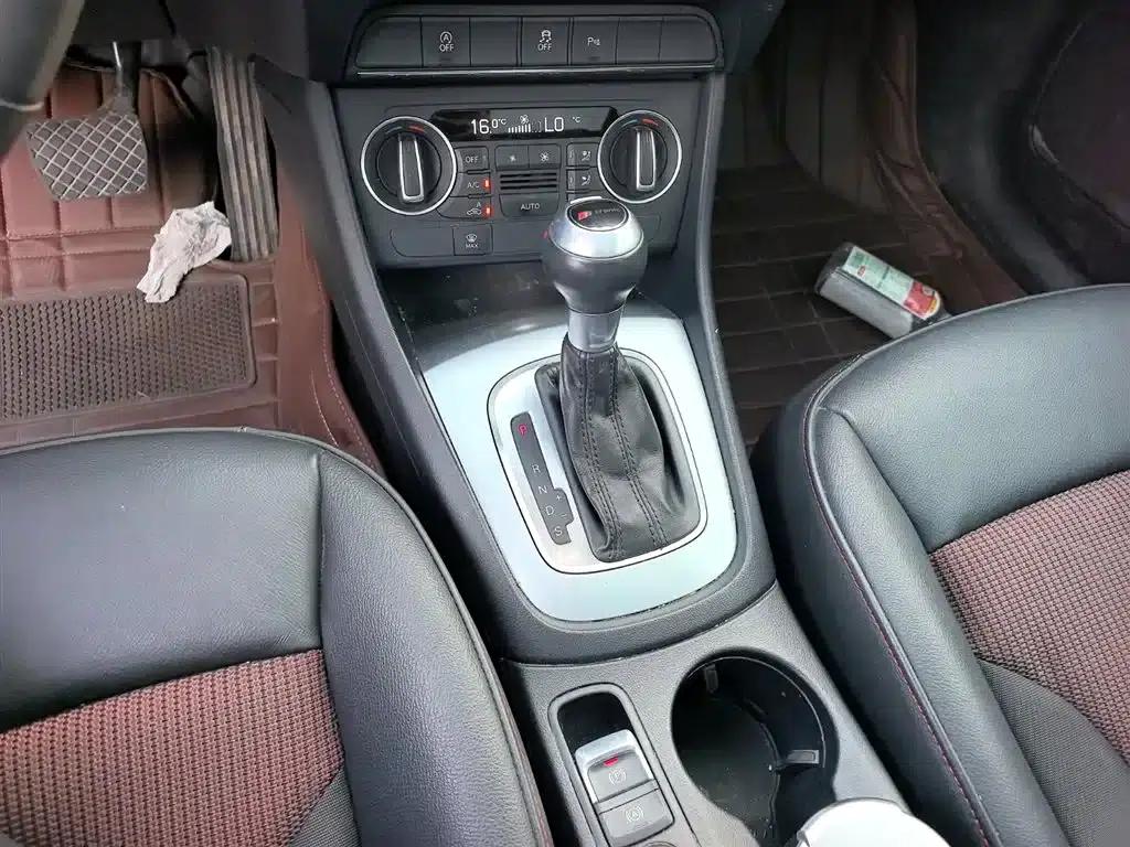Audi Q3 2018 30th Anniversary Edition 30 TFSI Fashion Model — миниатюра 13