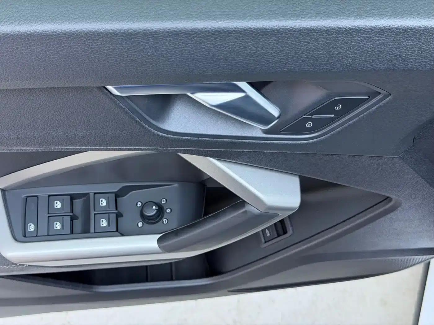 Audi Q3 2023 35 TFSI Fashion Dynamic (1.4T) — миниатюра 4