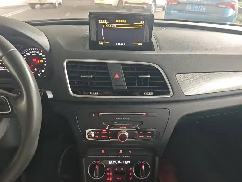 Audi Q3 2018 30th Anniversary Edition 30 TFSI Fashion Model — миниатюра 13