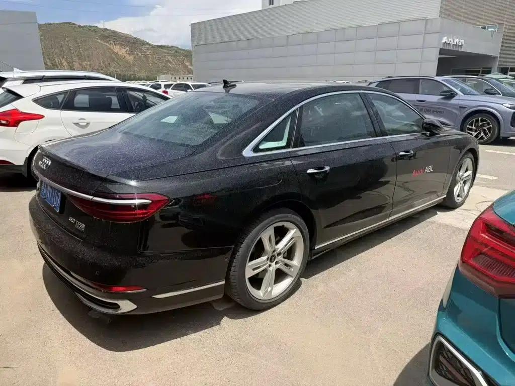 2023 Audi A8 A8L 50 TFSI quattro Premium Edition — миниатюра 4