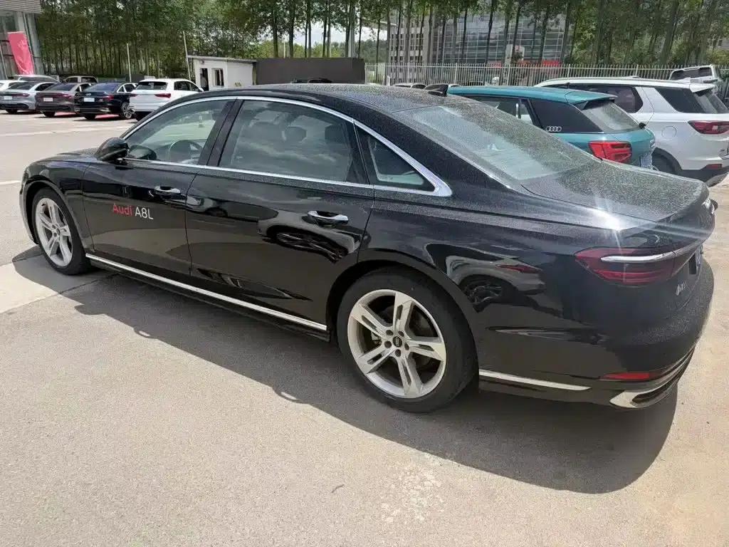 2023 Audi A8 A8L 50 TFSI quattro Premium Edition — миниатюра 5