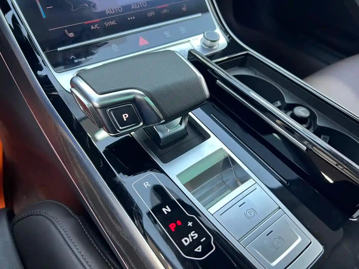 2023 Audi A8 A8L 45 TFSI quattro Luxury — миниатюра 7