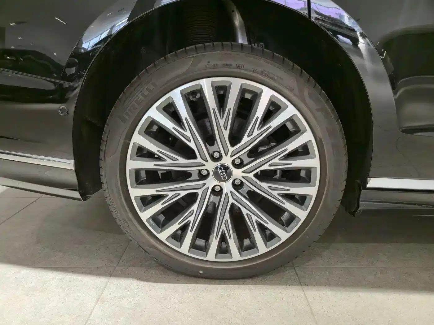 2024 Audi A8 A8L 50 TFSI quattro Premium Edition — миниатюра 24