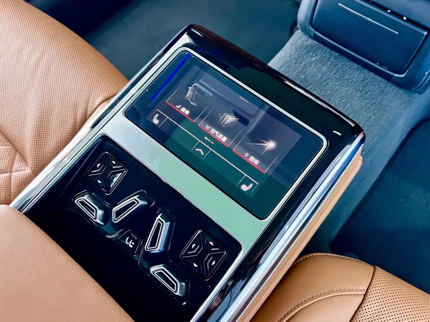 2024 Audi A8 A8L 50 TFSI quattro Premium Edition — миниатюра 20
