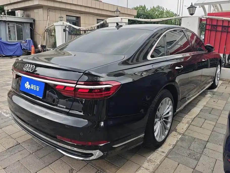 2023 Audi A8 A8L 45 TFSI quattro Luxury — миниатюра 3
